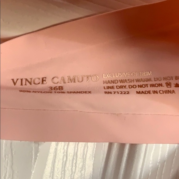 VINCE CAMUTO BRA WIRELESS 36B - Picture 3 of 4